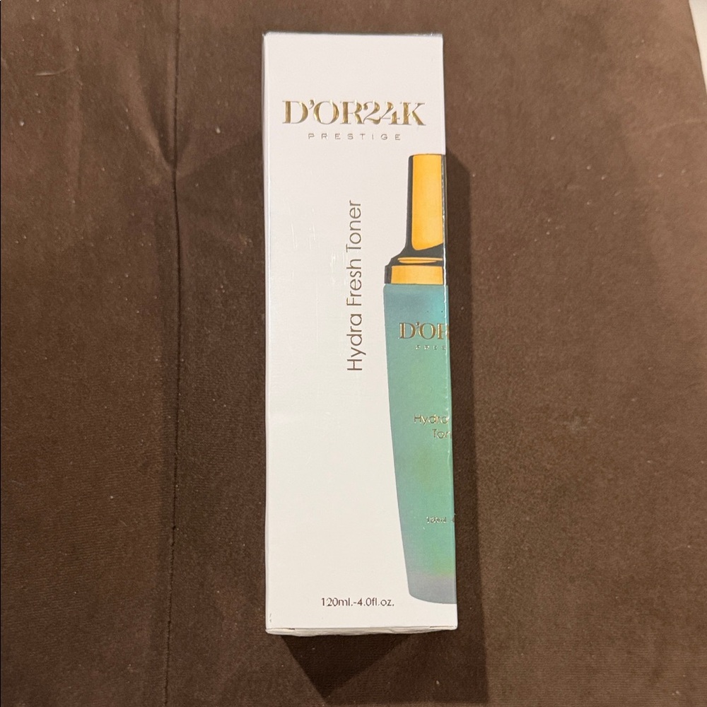 D'OR24K Prestige Hydra Fresh Toner - Gold and White